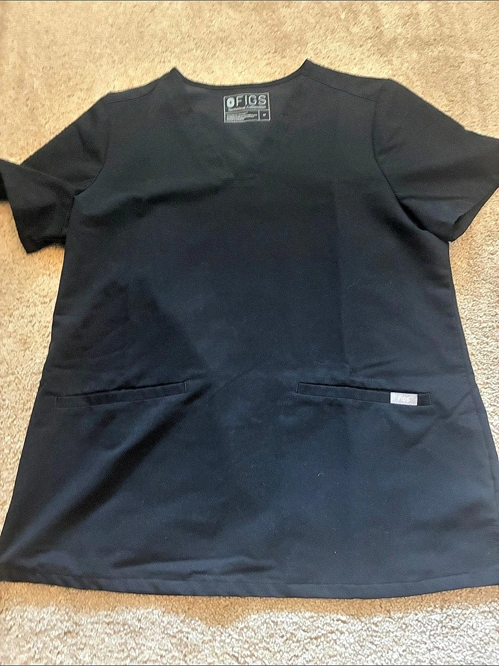 Women's Casma Three-Pocket Scrub Top black size M